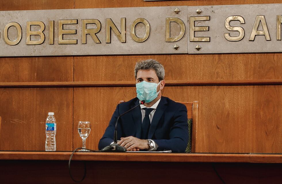 Desde el hospital, Uñac señaló que el inicio de la vacunación “es un día histórico para San Juan”