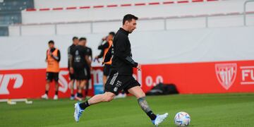 Las mejores fotos del primer entrenamiento de la Selección en Bilbao.