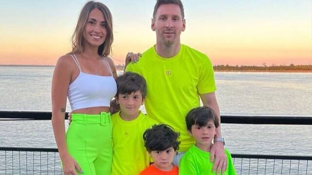 Antonela Roccuzzo y Lionel Messi con sus hijos Thiago, Mateo y Ciro.