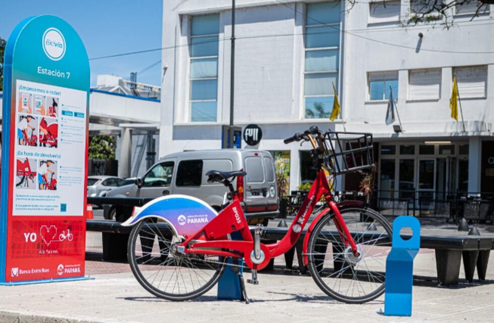 Paraná: instalan nuevas estaciones del sistema de bicicletas públicas