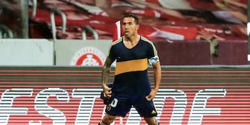 El Apache le dio el triunfo a Boca y encamina su clasificación a cuartos de final. (EFE)