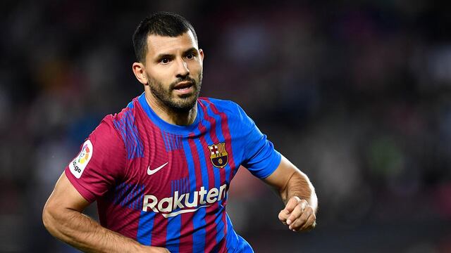 El Kun Agüero reapareció en las redes sociales mientras mostró como jugaba al golf a la espera de saber qué hará con su futuro