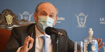 El ministro pidió el acompañamiento de la sociedad y respetar las medidas de prevención (Vía Santa Rosa)