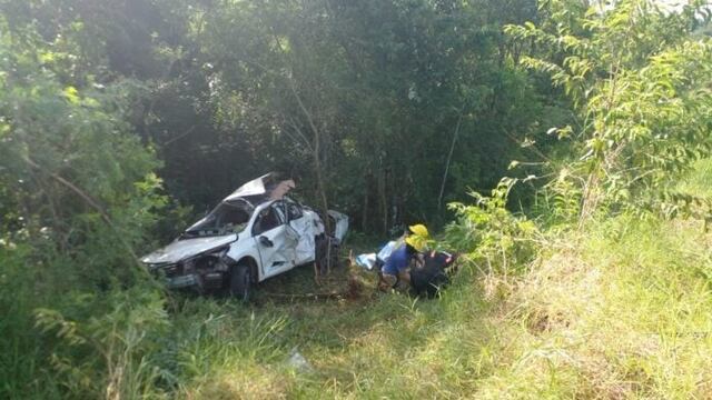 Siniestro fatal en El Soberbio: dos personas fallecieron tras despistar y caer por un barranco.