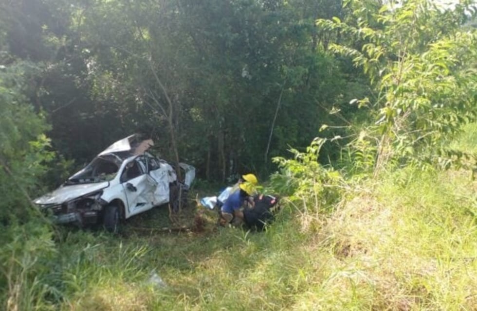 Siniestro fatal en El Soberbio: dos personas fallecieron tras despistar y caer por un barranco