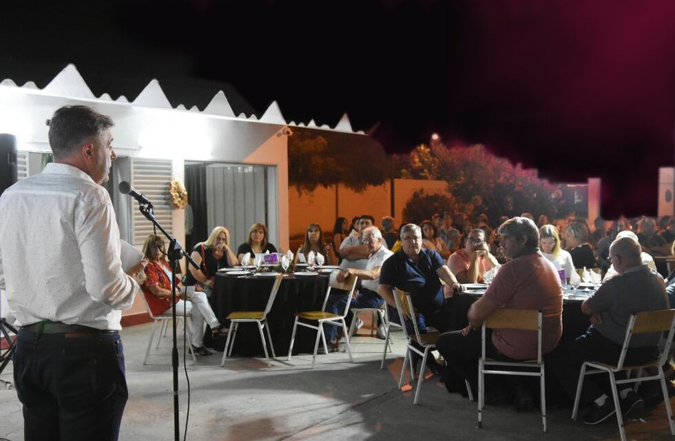 Luis Castellano presentó su balance de gestión a las 41 comisiones vecinales