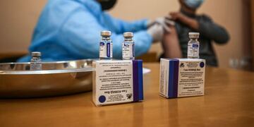 Aseguran que la Sputnik Light reduce a la mitad la infección por coronavirus
