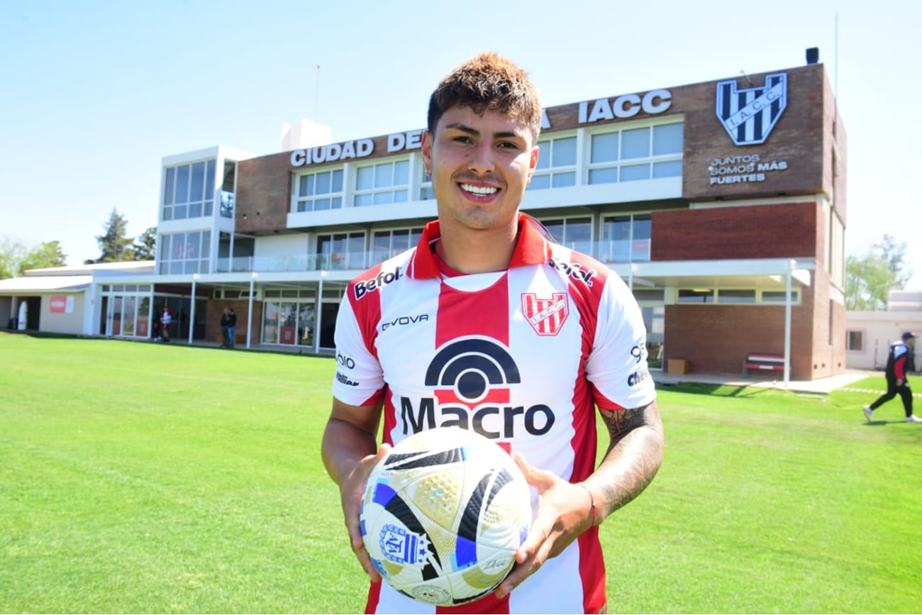 Stefano Moreyra, volante de Instituto. (José Gabriel Hernández / La Voz)