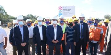 Fernández y Zamora dieron inicio a la obra de ejecución del nuevo Canal de La Patria
