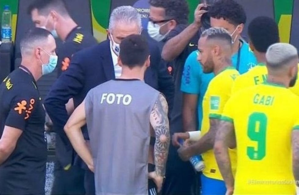 Eliminatorias: la reacción de Paulo Dybala al ver a Messi con chaleco de fotógrafo