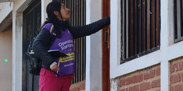 Los equipos de "Operativos Sanitarios Puerta a Puerta, de Corazón a Corazón" realizaron controles de salud y atenciones gratuitas a 1.812 personas en Alto Comedero. Desde este lunes el trabajo se despliega en el interior provincial.