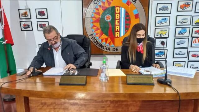 La construcción de la rotonda tiene como fin ordenar el transito y evitar accidentes.