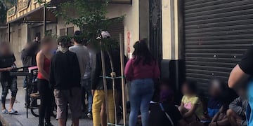Siete familias vivían en la vivianda usurpada.