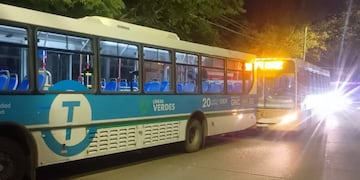 Dos colectivos chocaron en Córdoba este viernes 13 de junio.
