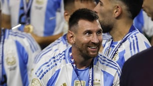 El ídolo rosarino tiene 37 años y ganó cuatro títulos con la camiseta albiceleste.