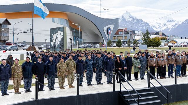 Realizaron homenaje a la tripulación de la Fragata Libertad y a veteranos de Malvinas