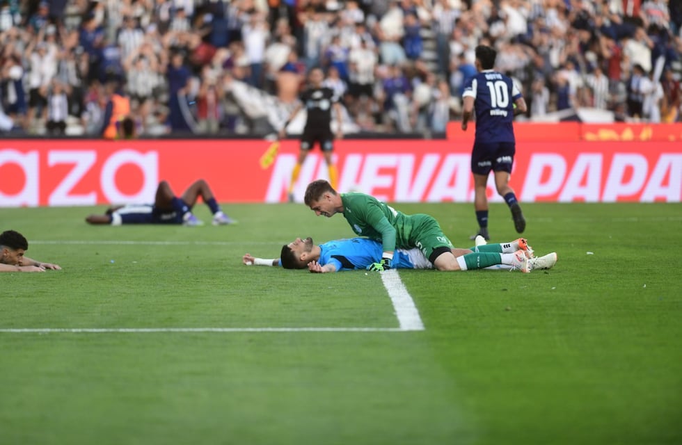 La jugada clave del Talleres-Belgrano, y el particular festejo del arquero Thiago Cardozo