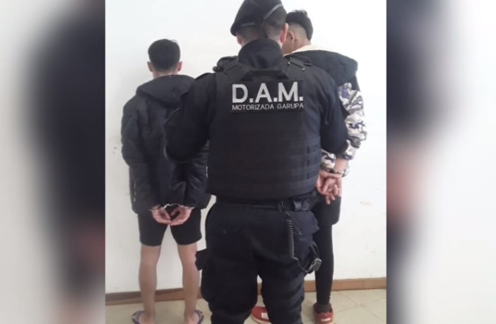 Garupá: detienen a dos individuos y recuperan motocicleta robada