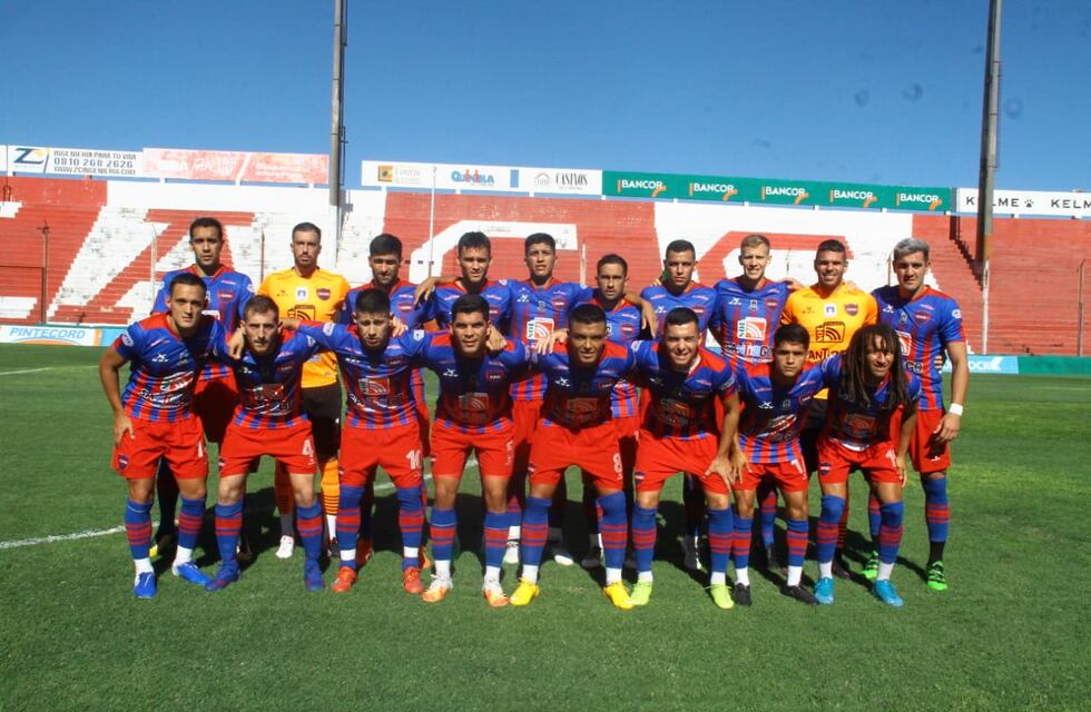 Una multitud recibió a Güemes en Santiago luego de conseguir el ascenso a la Primera Nacional