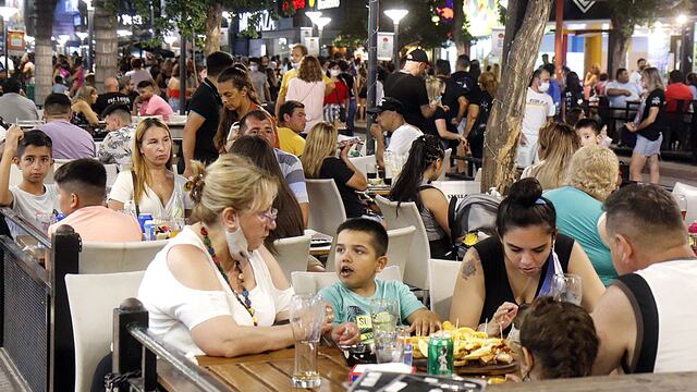 Villa Carlos Paz
Mucha gente en bares del área peatonal 
Yanina Aguirre