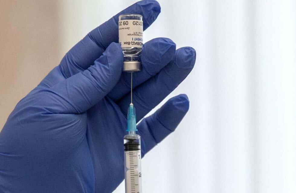 Denuncian que hay faltante de vacunas en el Centro de Convenciones de Limache