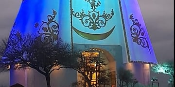 La colosal figura se perfila como un ícono de la región.