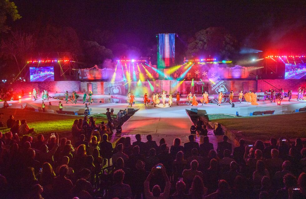 Vendimia 2022: Guadalupe es la nueva reina de Ciudad y la virreina es una profesora de 39 años