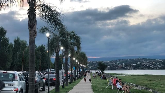 Una tarde nublada en la costanera de Villa Carlos Paz. (Foto: Facebook / web).