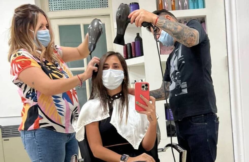 Antonela Roccuzzo visitó a su histórico peluquero rosarino: ¿qué se hizo?