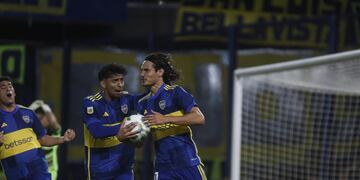 La furia goleadora de Edinson Cavani la padeció Belgrano en la Bombonera (Federico López Claro).