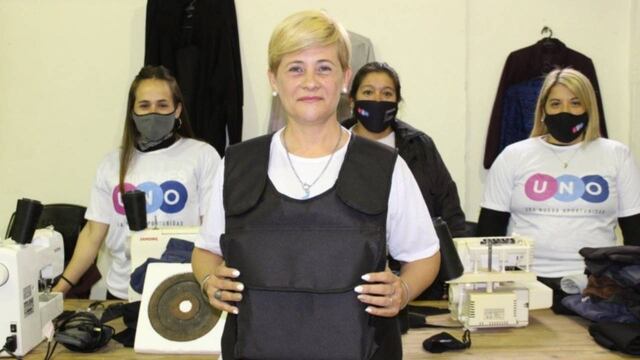 Silivia Cantarella y sus polémicos chalecos. (UNO)