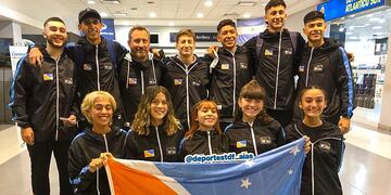 Delegaciones fueguinas viajan hacia Mar de Ajó para competir en los Juegos Nacionales Evita de Playa.