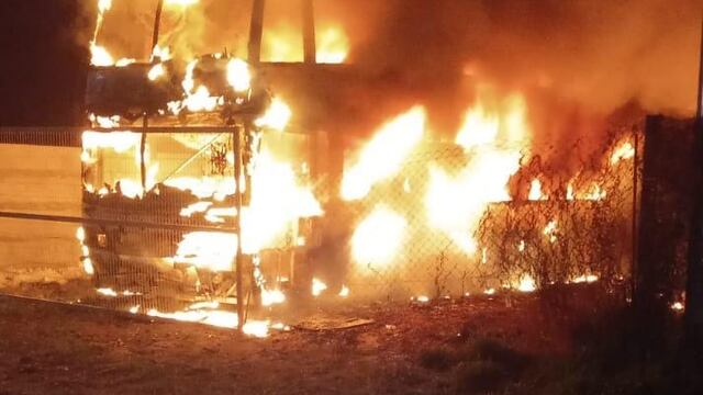 Detuvieron a dos personas por el incendio de un colectivo