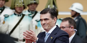 El presidente electo de Bolivia, Rodrigo Paz Pereira, llega al acto de investidura este sábado, a la plaza Murillo en La Paz (Bolivia). Paz Pereira tomó juramento como el nuevo presidente de Bolivia para un periodo de cinco años, abriendo un nuevo ciclo político y económico en el país suramericano después de 20 años de la izquierda en el poder.