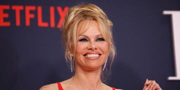 Pamela Anderson en la premier de Pamela, una historia de amor.