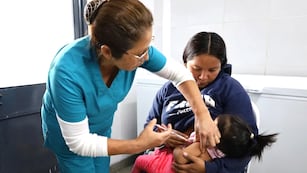 La vacunación es la única forma de prevenir el sarampión. Las autoridades de Salud de Jujuy garantizan que las dosis están disponibles en toda la provincia.