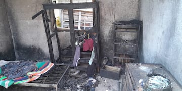 Un feroz incendio quemó la vivienda de una familia de barrio José Ignacio Díaz primera sección, en la Capital.