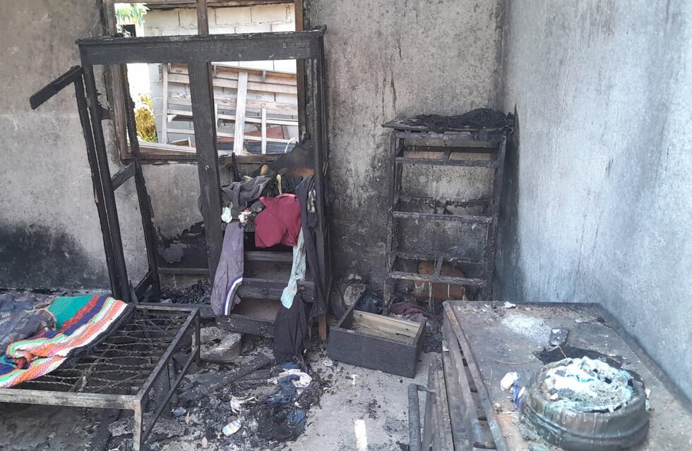 Lo perdió todo en un incendio y vive sobre las cenizas: la dramática situación de una familia cordobesa
