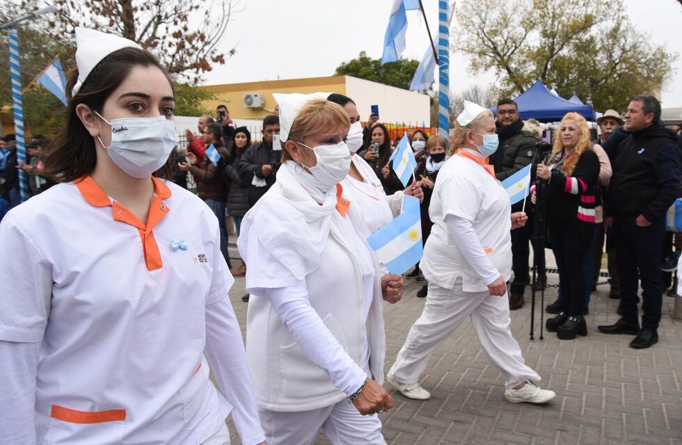 En el desfile cívico militar en Arroyito, los vecinos se emocionaron en momentos particulares