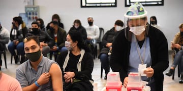 El Gobierno provincial informó que 2.171.117 habitantes recibieron al menos una vacuna contra el COVID-19.