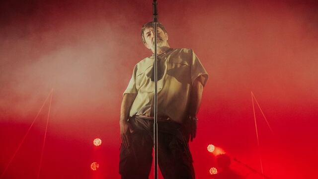 El grupo liderado por Adrián Dárgelos presentó el álbum "Trinchera" en Metropolitano.