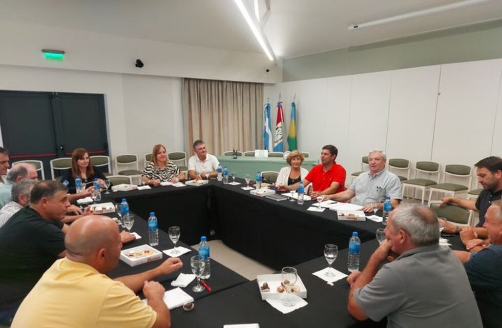 Las entidades lecheras de Santa Fe reclaman ordenar al sector para poder generar previsibilidad