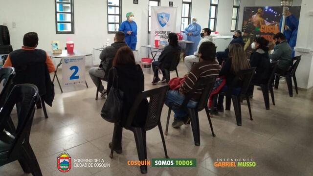 Vacunación contra el Covid-19 en Cosquín.