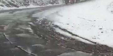 El Paso Cristo Redentor este jueves después de la caída de nieve.