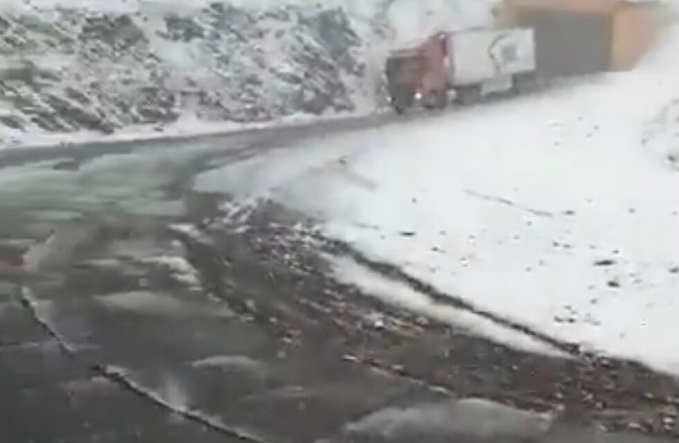 Cerraron el paso a Chile por nevadas intensas