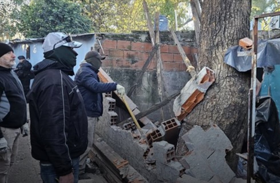 Rosario: derribaron un búnker narco frente a la universidad y atraparon a un prófugo peligroso