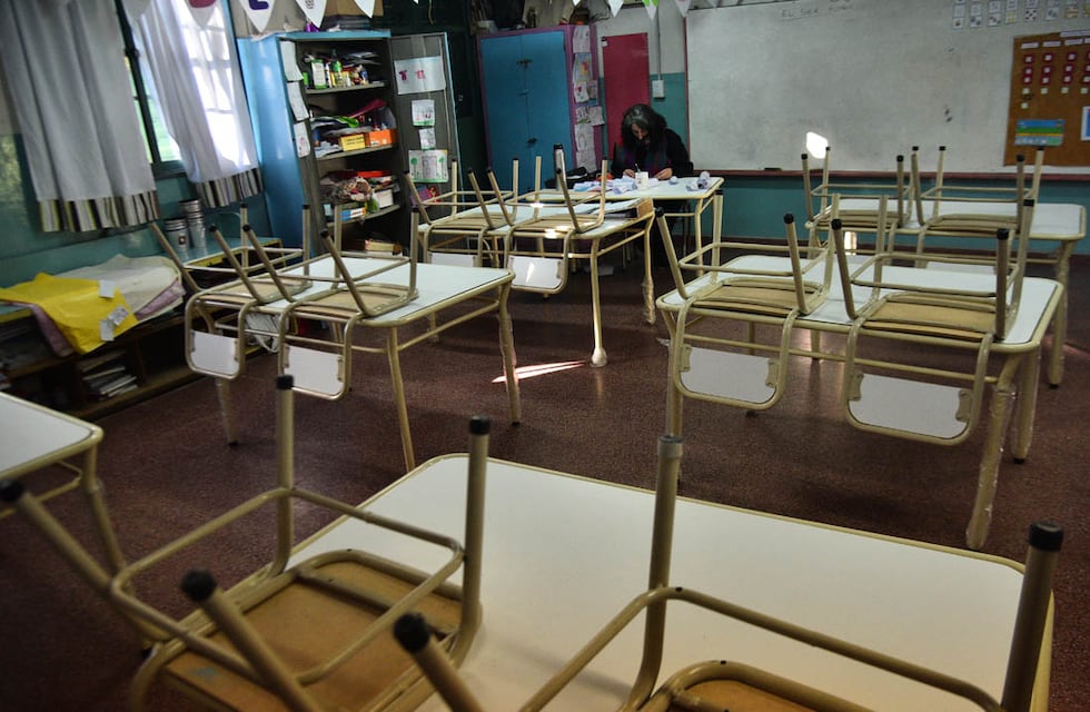 Sin clases en cuatro colegios de Córdoba por un posible brote de coronavirus
