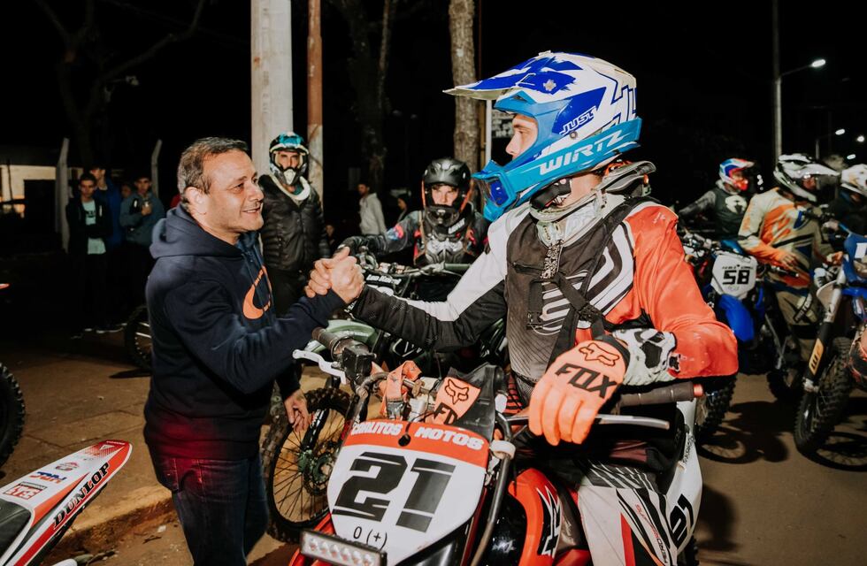 San Vicente:  Oscar Herrera Ahuad estuvo presente en el comienzo del Campeonato Misionero de Rally