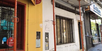 Nueva Córdoba. Viviendas apuntaladas y quejas de vecinos por potencial derrumbe (Foto de Twitter @LagartoShowOk).