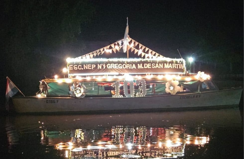 Magia sobre el agua: el desfile escolar que enamoró al Delta entrerriano